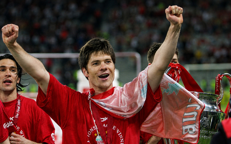 Trước khi làm HLV, Xabi Alonso từng khoác áo Liverpool, Real Madrid, Bayern Munich và giành nhiều danh hiệu lớn ở cấp CLB lẫn đội tuyển.